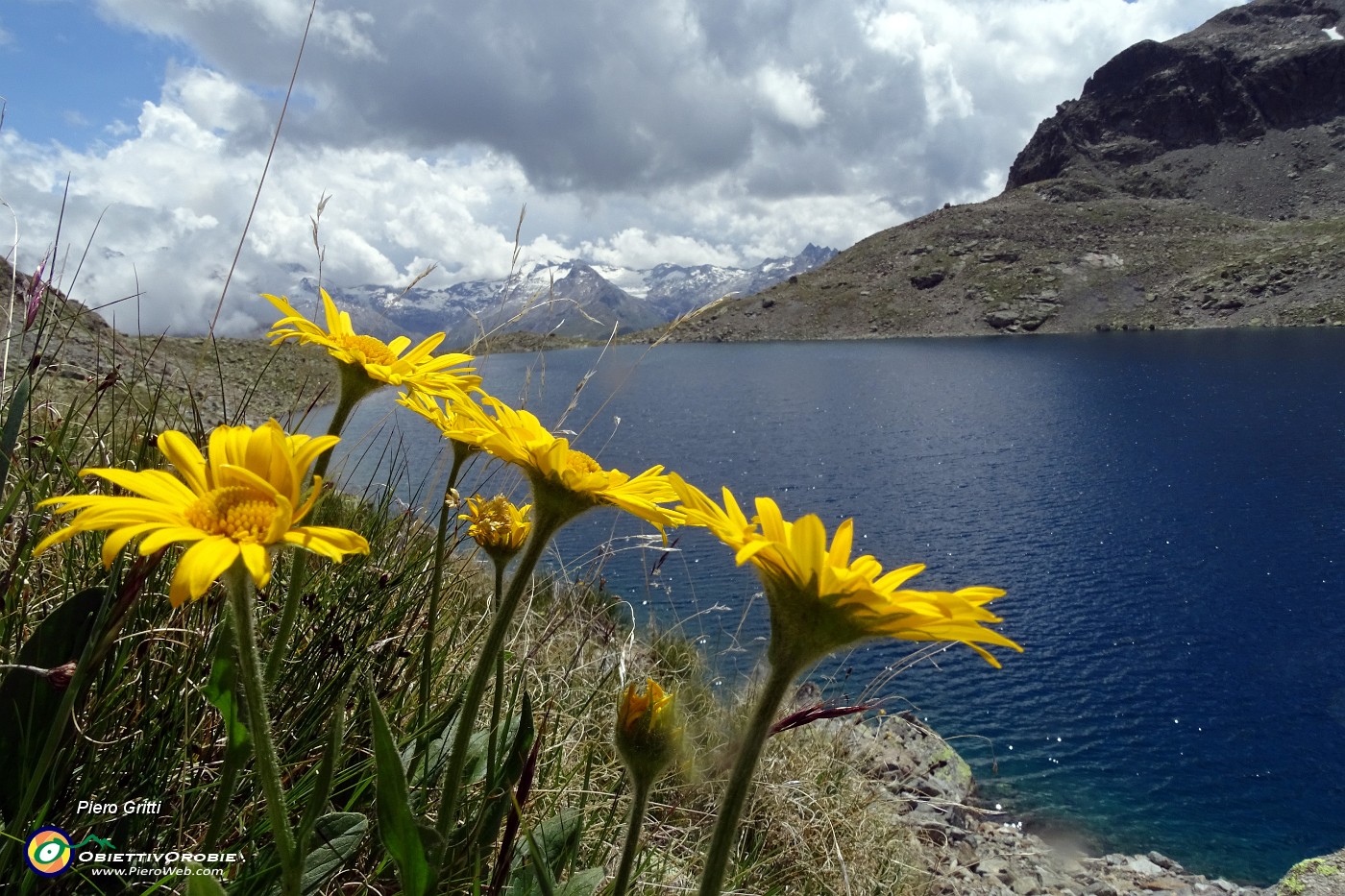 29 E siamo al Lej de la Tscheppa (2617 m) colorato d'azzurro intenso.JPG -                                